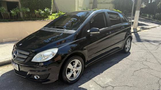 MERCEDES-BENZ B 180 1.7 COMFORT 8V GASOLINA 4P AUTOMÁTICO
