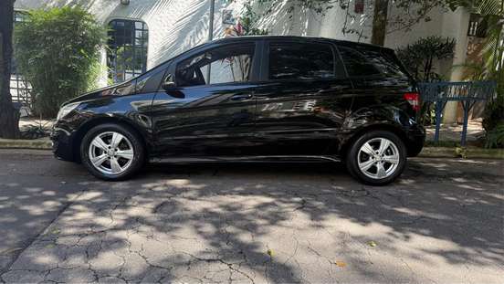 MERCEDES-BENZ-B 180-2011
