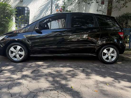 MERCEDES-BENZ-B 180-1.7 COMFORT 8V GASOLINA 4P AUTOMÁTICO MERCEDES-BENZ-B 180-2011