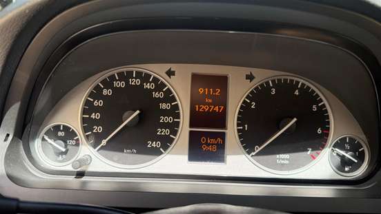MERCEDES-BENZ-B 180-2011