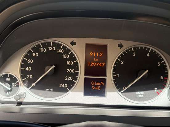 MERCEDES-BENZ-B 180-1.7 COMFORT 8V GASOLINA 4P AUTOMÁTICO MERCEDES-BENZ-B 180-2011