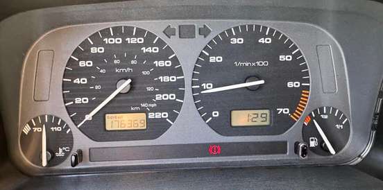 VOLKSWAGEN-GOLF-1998