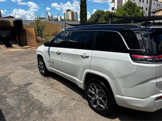 JEEP-COMMANDER-2.0 TD380 TURBO DIESEL OVERLAND AT9 JEEP-COMMANDER-2024
