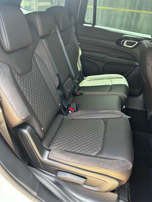JEEP-COMMANDER-2.0 TD380 TURBO DIESEL OVERLAND AT9 JEEP-COMMANDER-2024