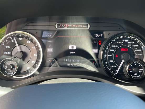 RAM-1500-5.7 V8 GASOLINA REBEL CD 4X4 AUTOMÁTICO RAM-1500-2022
