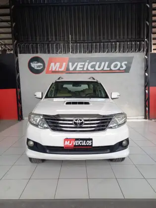 TOYOTA HILUX SW4 3.0 SRV 4X4 7 LUGARES 16V TURBO INTERCOOLER DIESEL 4P AUTOMÁTICO