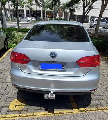VOLKSWAGEN-JETTA-2013