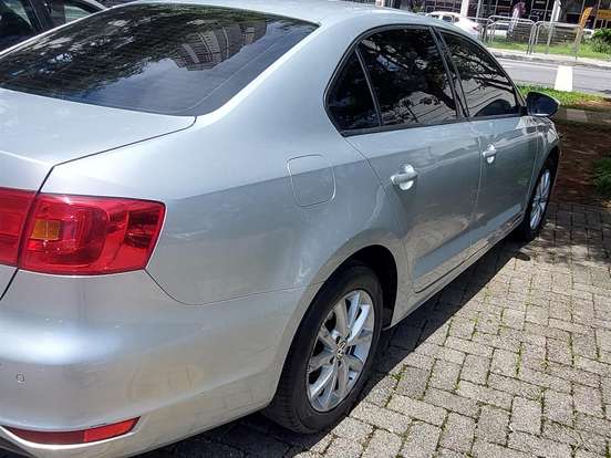 VOLKSWAGEN-JETTA-2.0 COMFORTLINE FLEX 4P TIPTRONIC VOLKSWAGEN-JETTA-2013