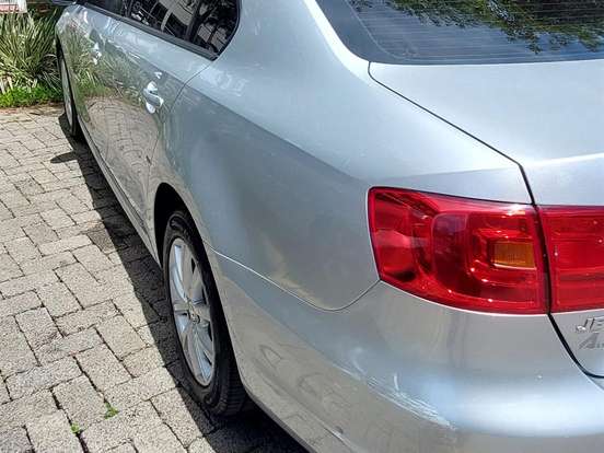 VOLKSWAGEN-JETTA-2.0 COMFORTLINE FLEX 4P TIPTRONIC VOLKSWAGEN-JETTA-2013