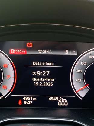 AUDI-A4-2023
