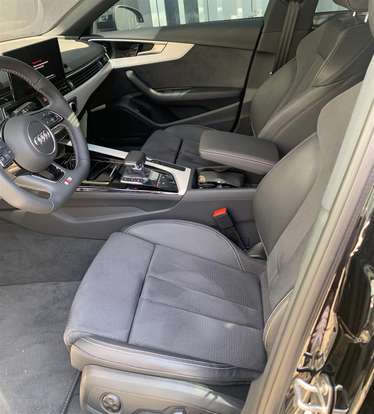 AUDI-A4-2023