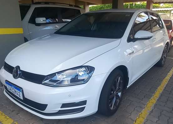 VOLKSWAGEN-GOLF-2015