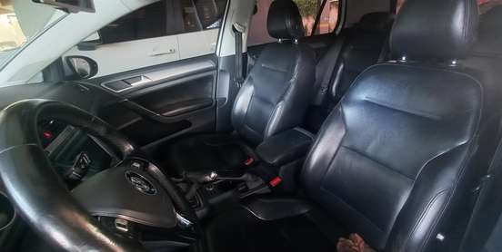 VOLKSWAGEN-GOLF-2015
