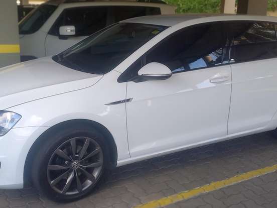 VOLKSWAGEN-GOLF-1.4 TSI COMFORTLINE 16V GASOLINA 4P AUTOMÁTICO VOLKSWAGEN-GOLF-2015