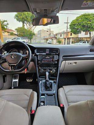 VOLKSWAGEN-GOLF-2014