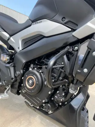 BAJAJ DOMINAR 250 