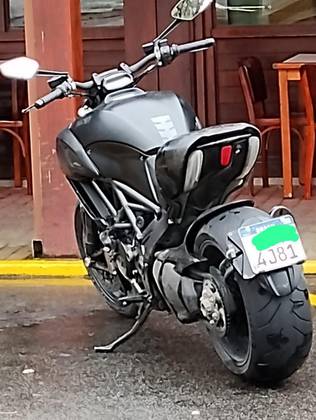 DUCATI DIAVEL DARK 