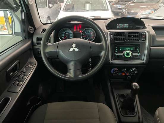 MITSUBISHI-PAJERO TR4-2012