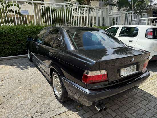 BMW-325i-1995