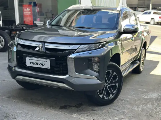 MITSUBISHI L200 TRITON 2.4 16V TURBO DIESEL SPORT HPE-S CD 4P 4X4 AUTOMÁTICO