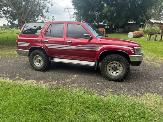 TOYOTA HILUX SW4 2.8 4X4 8V DIESEL 4P MANUAL
