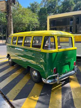 VOLKSWAGEN-KOMBI-1973