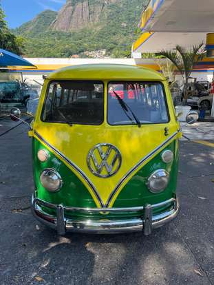 VOLKSWAGEN-KOMBI-1973