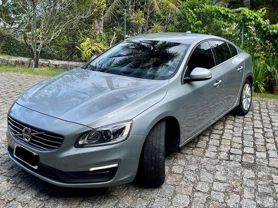 VOLVO-S60-2.0 T5 KINETIC 16V TURBO GASOLINA 4P AUTOMÁTICO VOLVO-S60-2015