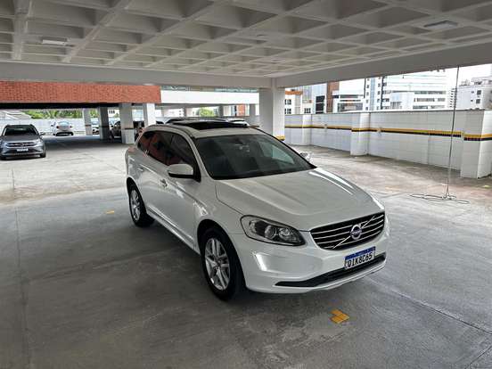 VOLVO-XC60-2.4 D5 MOMENTUM DIESEL AWD 4P AUTOMÁTICO VOLVO-XC60-2017