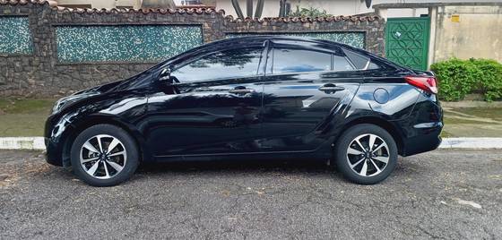 HYUNDAI HB20S 1.6 PREMIUM 16V FLEX 4P AUTOMÁTICO