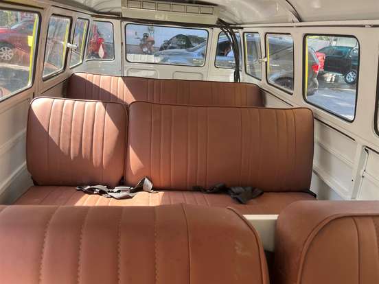 VOLKSWAGEN-KOMBI-1973