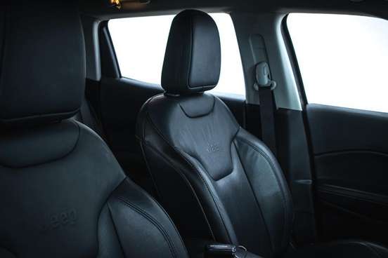 JEEP-COMPASS-2.0 16V DIESEL LONGITUDE 4X4 AUTOMÁTICO JEEP-COMPASS-2019