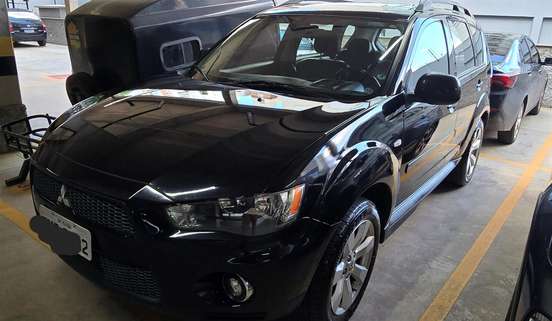 MITSUBISHI-OUTLANDER-2011