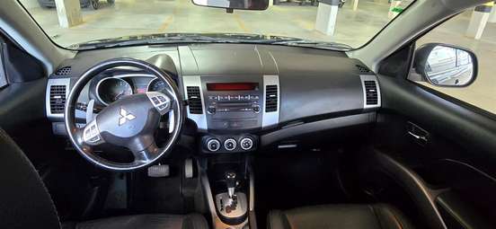 MITSUBISHI-OUTLANDER-2.0 16V GASOLINA 4P AUTOMÁTICO MITSUBISHI-OUTLANDER-2011
