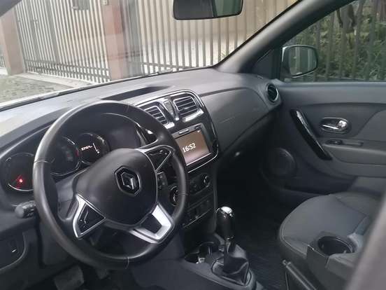 RENAULT-SANDERO-2019
