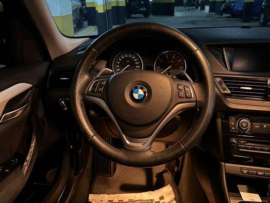 BMW-X1-2.0 16V TURBO ACTIVEFLEX SDRIVE20I X-LINE 4P AUTOMÁTICO BMW-X1-2015