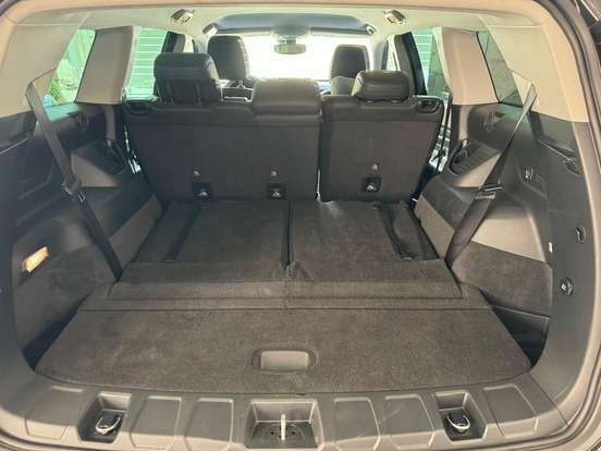 JEEP-COMMANDER-2022