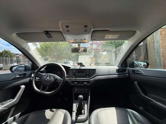 VOLKSWAGEN-POLO-2019