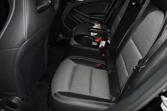 MERCEDES-BENZ-CLA 180-2017