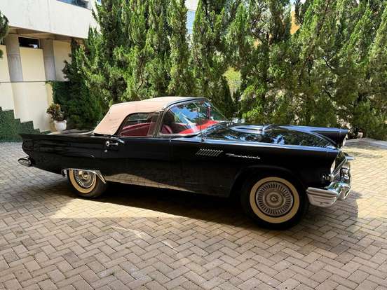 FORD-THUNDERBIRD-1957