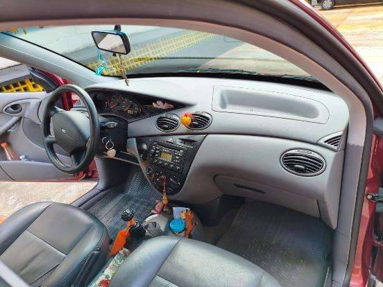 FORD-FOCUS-1.8 16V GASOLINA 4P MANUAL FORD-FOCUS-2002