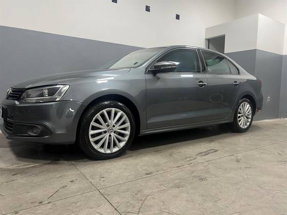 VOLKSWAGEN JETTA 2.0 COMFORTLINE FLEX 4P TIPTRONIC