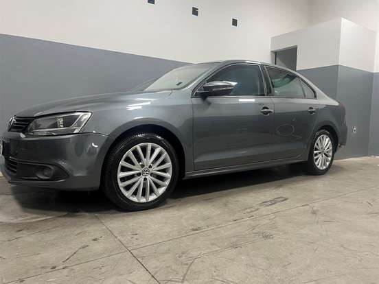 VOLKSWAGEN-JETTA-2.0 COMFORTLINE FLEX 4P TIPTRONIC VOLKSWAGEN-JETTA-2011