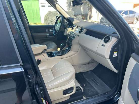LAND ROVER-DISCOVERY 4-2011