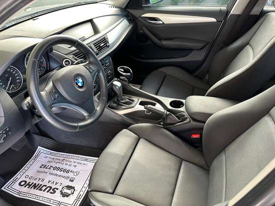 BMW-X1-2011