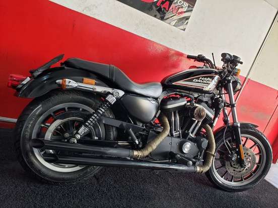 HARLEY-DAVIDSON-SPORTSTER XL 883 R-2011