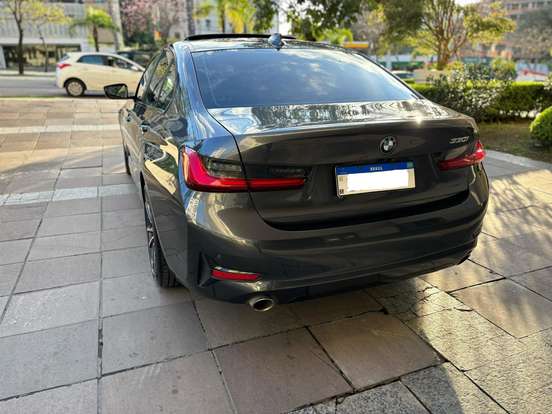 BMW-330i-2019