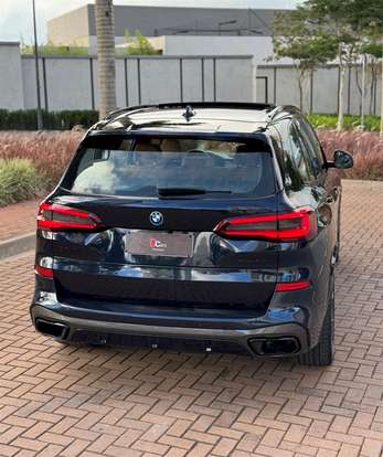 BMW-X5-2021