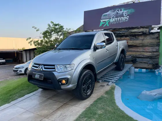 MITSUBISHI L200 TRITON 3.2 HPE 4X4 CD 16V TURBO INTERCOOLER DIESEL 4P AUTOMÁTICO