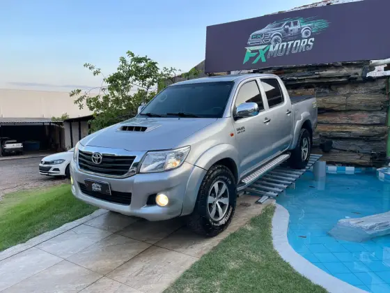 TOYOTA HILUX 3.0 SR 4X4 CD 16V TURBO INTERCOOLER DIESEL 4P AUTOMÁTICO TOYOTA HILUX 3.0 SR 4X4 CD 16V TURBO INTERCOOLER DIESEL 4P AUTOMÁTICO